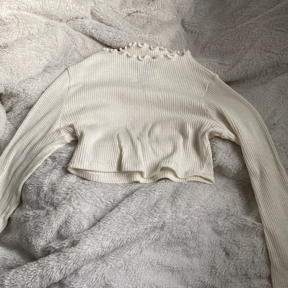 White cropped turtleneck